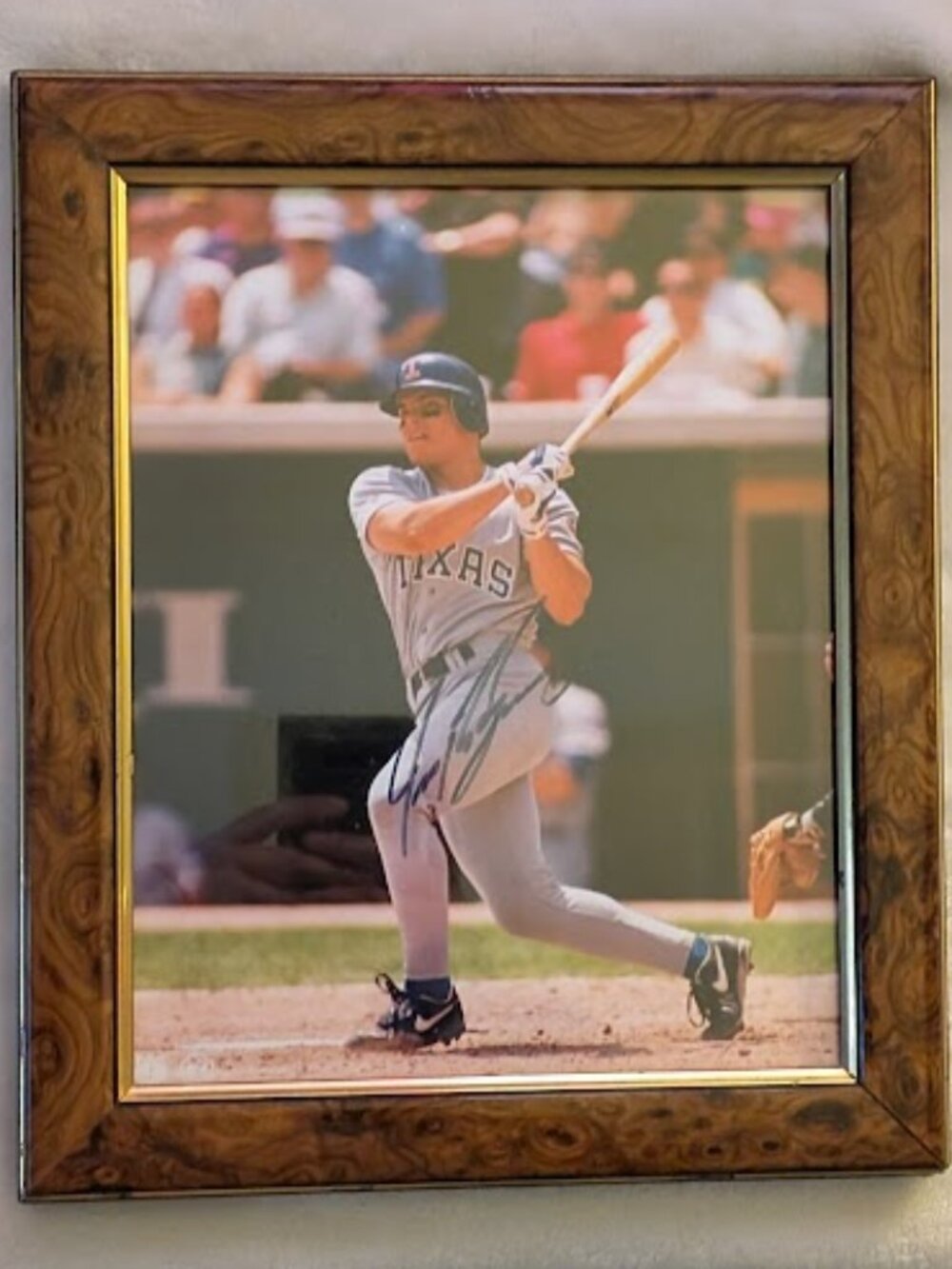 Hall of Fame MLB IVAN "PUDGE" RODRIGUEZ Framed Autograph Pic